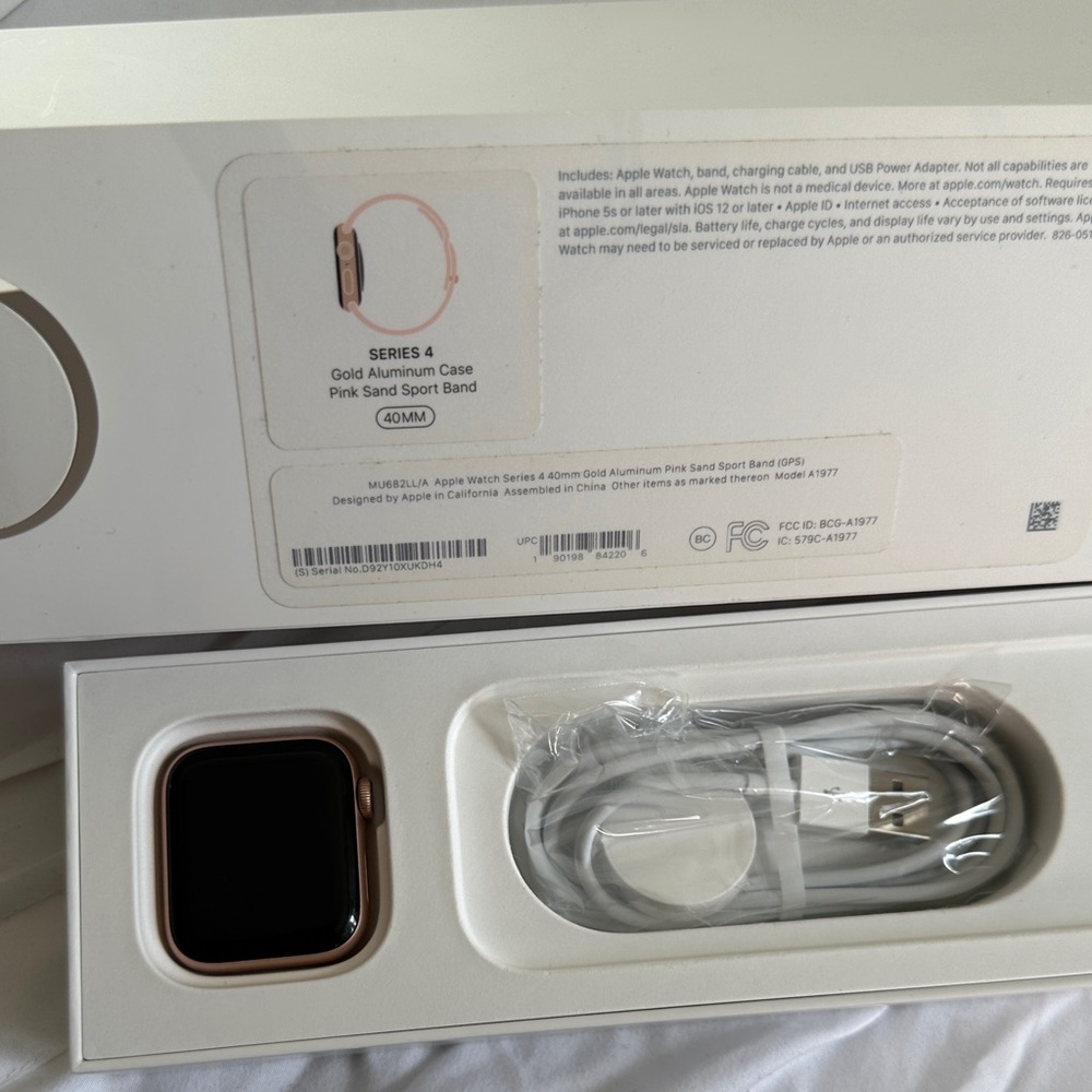 Series 4 Apple Watch Gold Aluminum Case 40mm